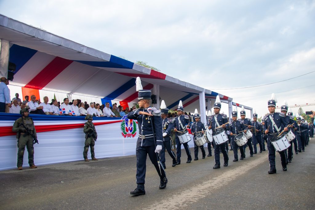 Gobierno suspende desfile militar del lunes 30 de marzo por austeridad militar