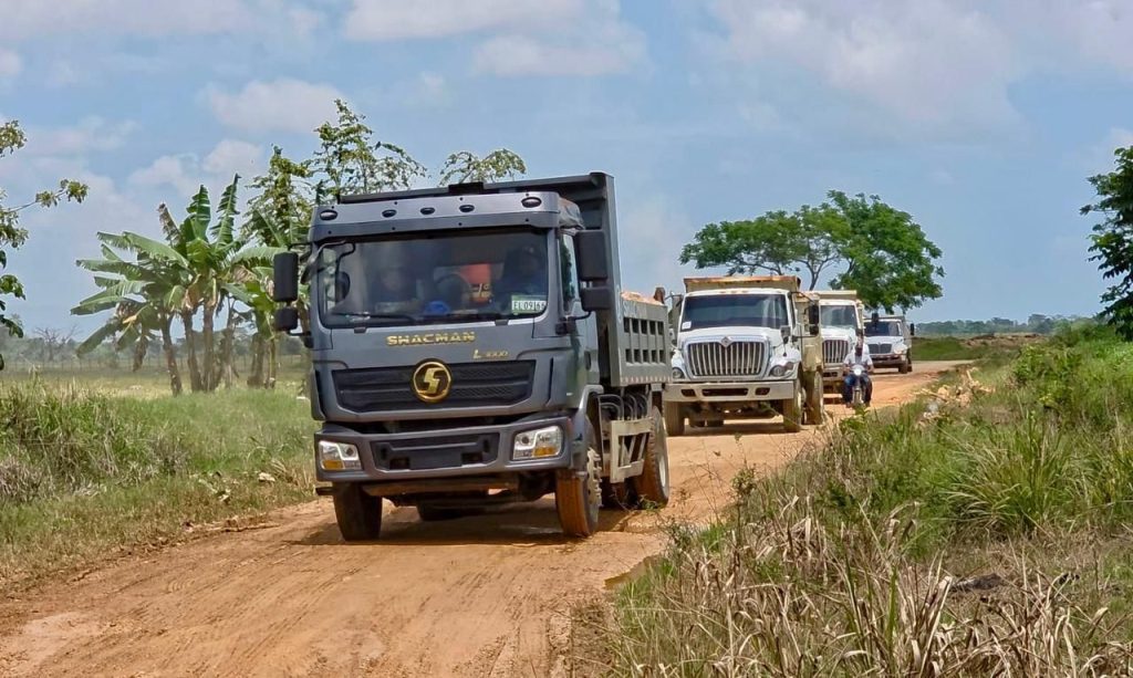 Arranca en Bajo Yuna el Programa de Rehabilitación de Caminos Interparcelarios que ejecutan Obras Públicas, Agricultura e INDRHI Bajo Yuna