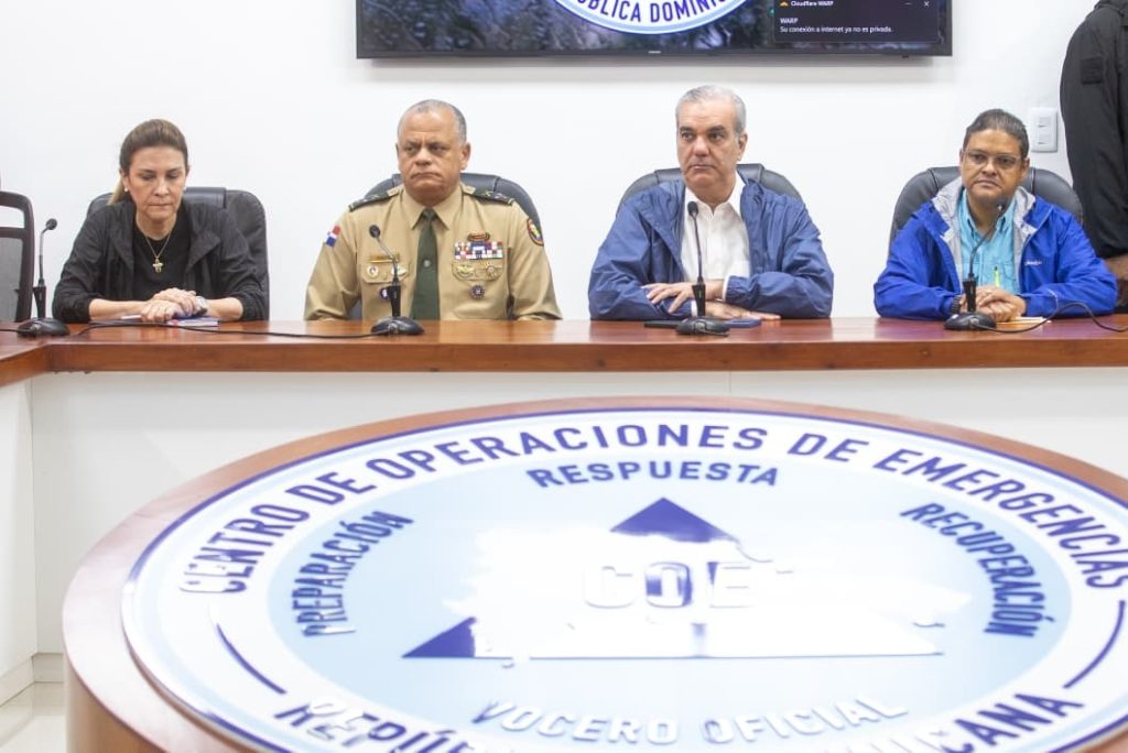 Abinader dispone medidas para acudir en auxilio de familias afectadas por lluvias