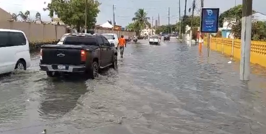 Por intensas lluvias prohíben bañarse en ríos de Puerto Plata