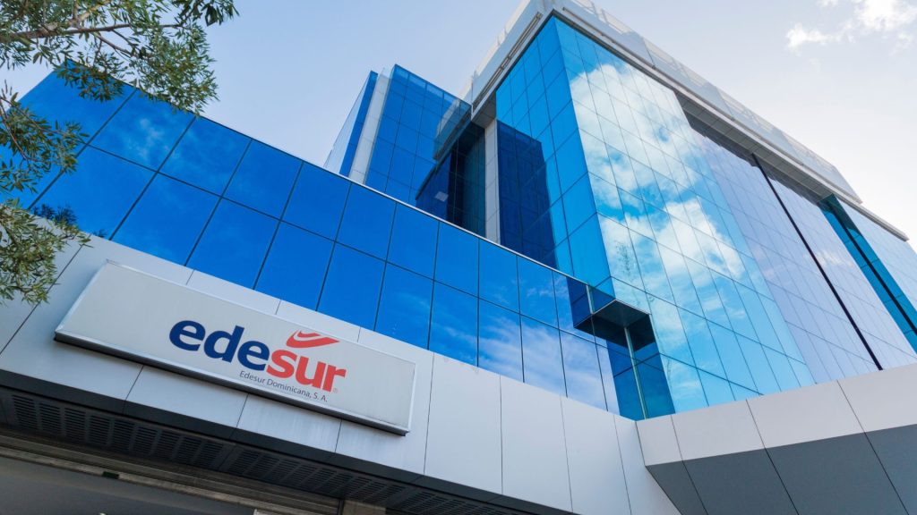 Edesur informa redujo las pérdidas en 0.9% y el déficit financiero en US$8.4 millones