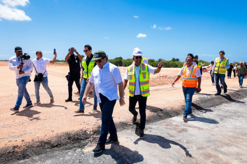 Paliza contacta junto a autoridades aeroportuarias avance Aeropuerto Cabo Rojo, Pedernales Paliza