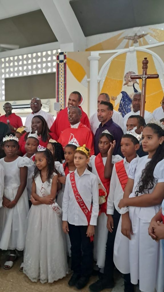 Parroquia Espíritu Santo de Villa Mella culmina sus Fiestas Patronales con Eucaristía solemne en Pentecostés Parroquia Espíritu Santo de Villa Mella