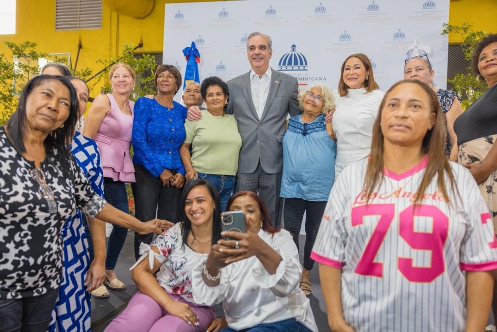 Presidente Abinader inicia entrega Bono Madre 2026 que beneficiará a más de un millón de madres