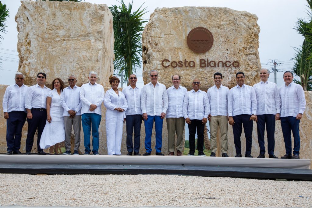 Abinader anuncia transformación integral de Boca Chica con inversión superior a RD$20 mil millones