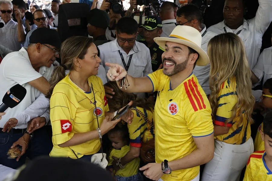 El ultraderechista De la Espriella vota en Barranquilla confiado en ganar la Presidencia de Colombia Abelardo De la Espriella