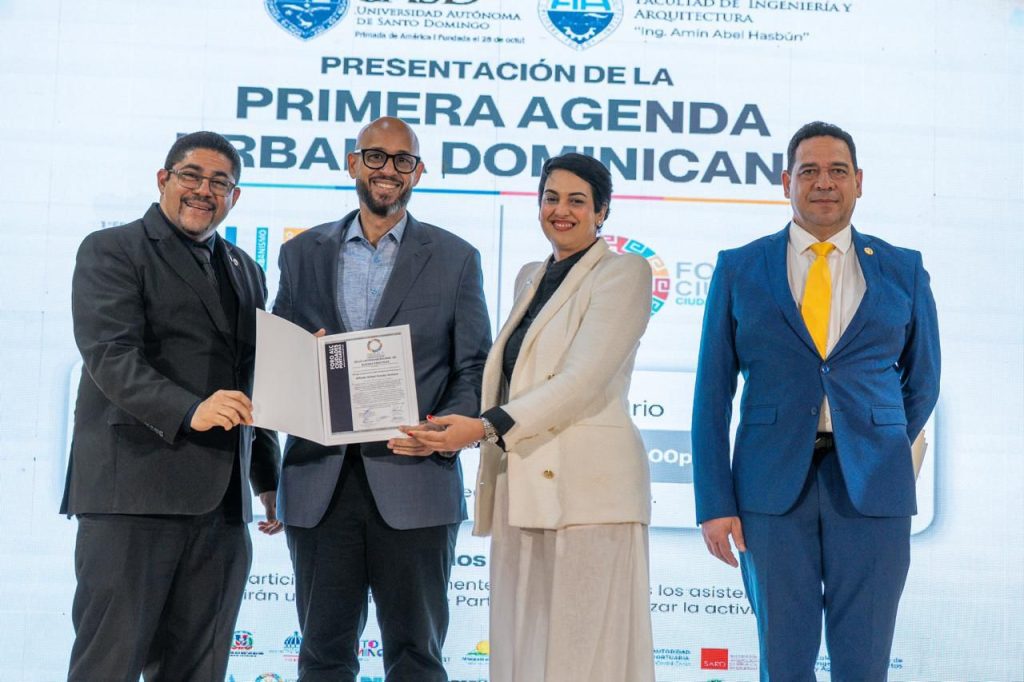 Reconocen al Alcalde de Nagua Junior Peralta en el 5to. Foro de Ciudades Portuarias de América Latina y el Caribe Alcalde de Nagua Junior Peralta