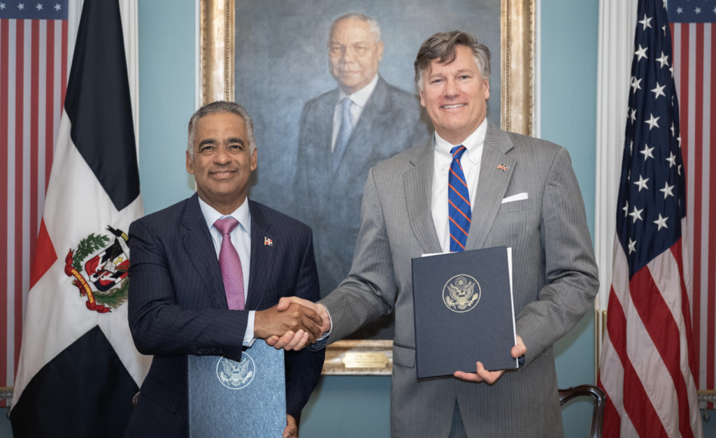 EE.UU. y la República Dominicana firman un memorando de cooperación en energía nuclear civil