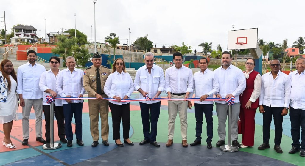 Abinader y Collado inauguran bulevar de la Salud en Haina con inversión de RD$65 millones