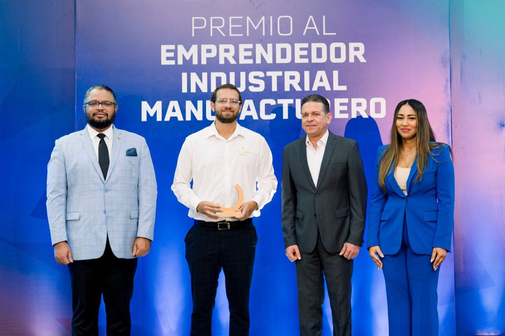 Proindustria reconoce a Pedro Ramón López Oliver por su trayectoria Proindustria
