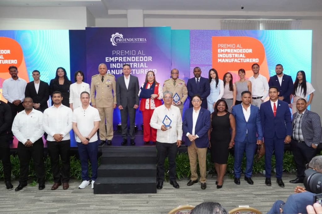 Proindustria distingue proyectos innovadores con más de rd$1.7 millones durante el premio al emprendedor industrial manufacturero 2026 Proindustria