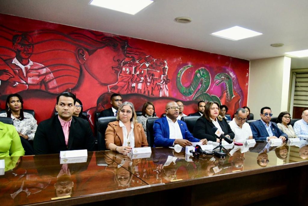 Nuevo presidente del Colegio Médico denuncia que encontró irregularidades financieras en el IPPS y ordena investigación para esclarecimiento