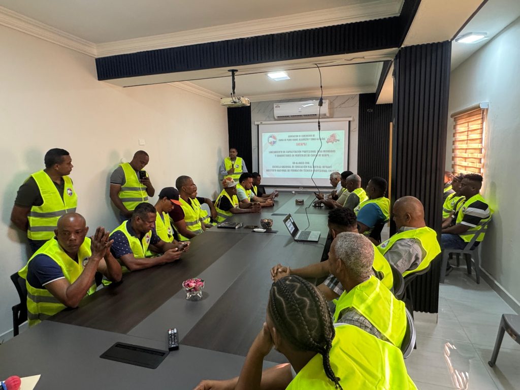 ACAPA lanza programa de capacitación para camioneros en alianza con ENAVIAL-INTRANT e INFOTEP camioneros