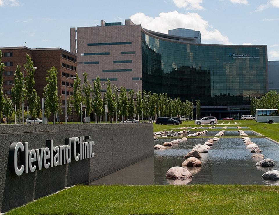Cleveland Clinic advierte sobre el meningioma, el tumor cerebral más frecuente en adultos