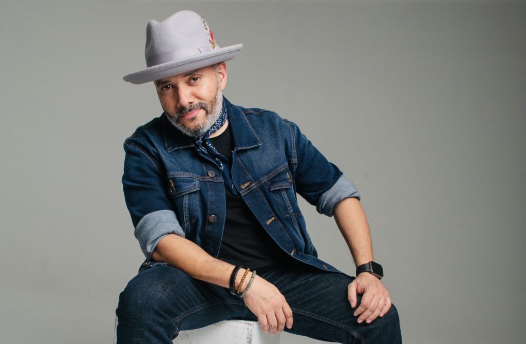 Héctor Acosta, Pavel Núñez y Marteen Franko encabezan homenaje musical en Premio Mujeres que Inspiran