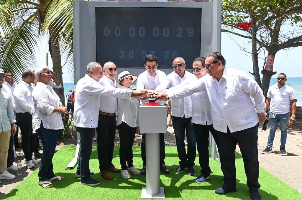 Ministro Collado deja iniciada obras turísticas en Baní por 137 millones de pesos