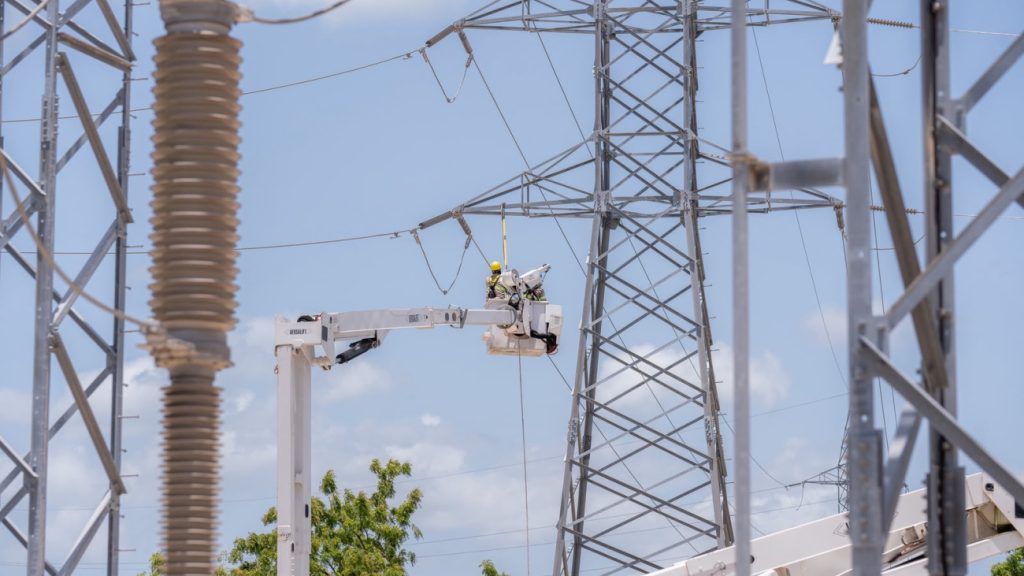 ETED realizará mantenimiento de la línea de transmisión eléctrica este sábado en Barahona ETED