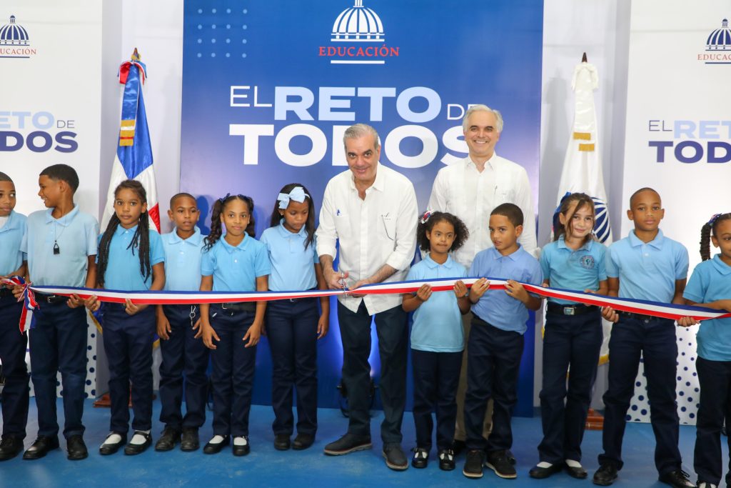 Presidente Abinader entrega moderna Escuela Básica Minerva Mirabal en Los Cerros de Sabana Perdida Escuela Básica Minerva Mirabal