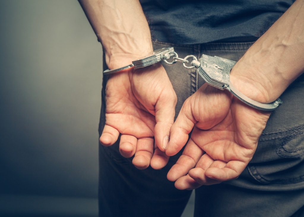 Ministerio Público arresta en aeropuerto a hombre vinculado a varios delitos Ministerio Público