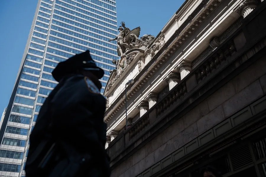 La Policía de Nueva York, en alerta por actos del 4 de julio, el Mundial y la boda de Taylor Swift Policía de Nueva York