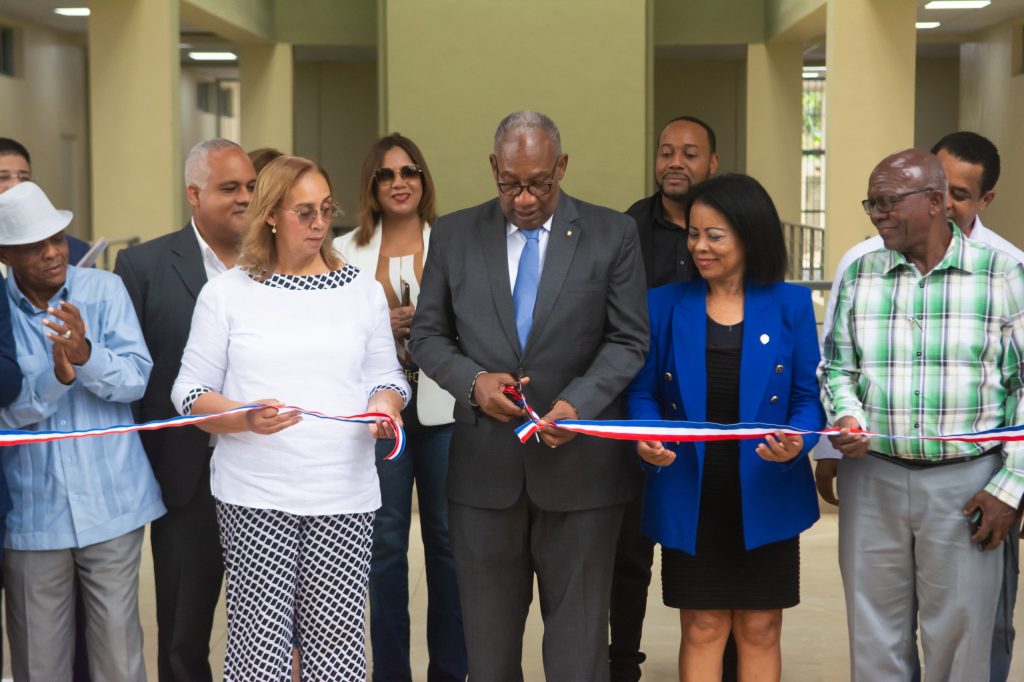 UASD inaugura moderno edificio de Postgrado en San Cristóbal UASD