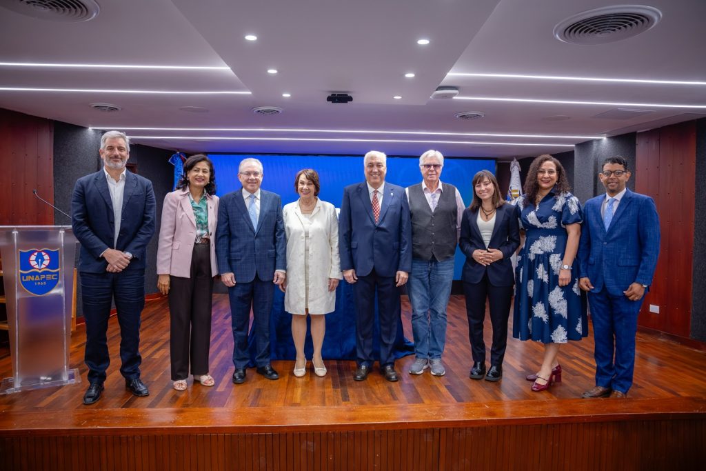 Histórico acuerdo entre la academia y el sector comercial impulsa la transformación del retail dominicano