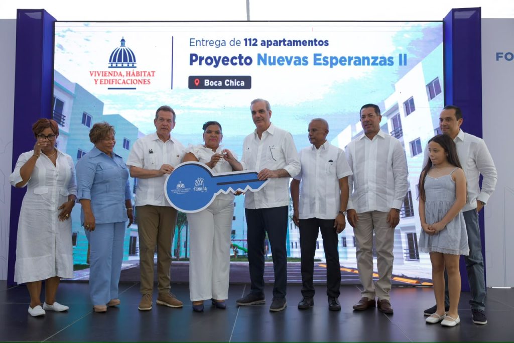 Presidente Abinader entrega 112 apartamentos en Boca Chica fortaleciendo el acceso a viviendas dignas apartamentos
