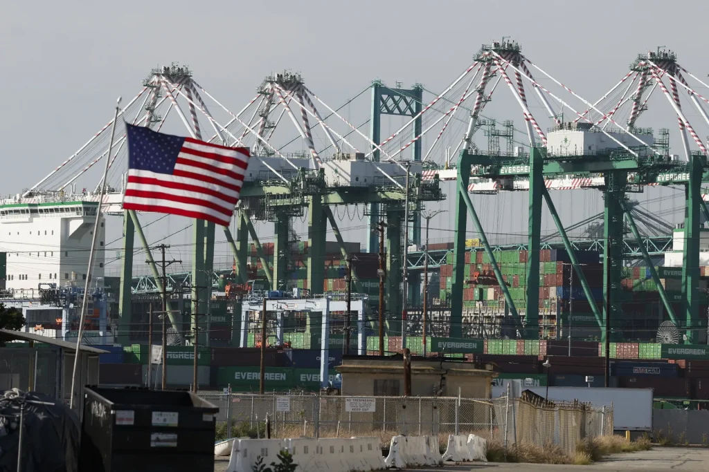 Trump impone aranceles de hasta el 12,5 % a 60 países por no combatir el trabajo forzoso aranceles