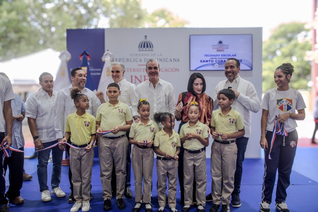 Presidente Abinader inaugura techado del Centro Educacional Santo Cura de Ars para impulsar el deporte y formación integral de más de 1,500 estudiantes en Capotillo