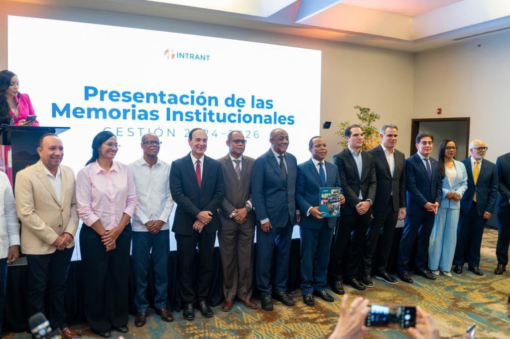 Milton Morrison presenta las Memorias Institucionales INTRANT 2024–2026 Milton Morrison