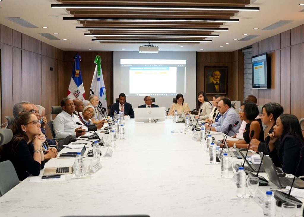 CNSS evalúa propuesta para la creación de un Fondo de Medicamentos de Alto Costo
