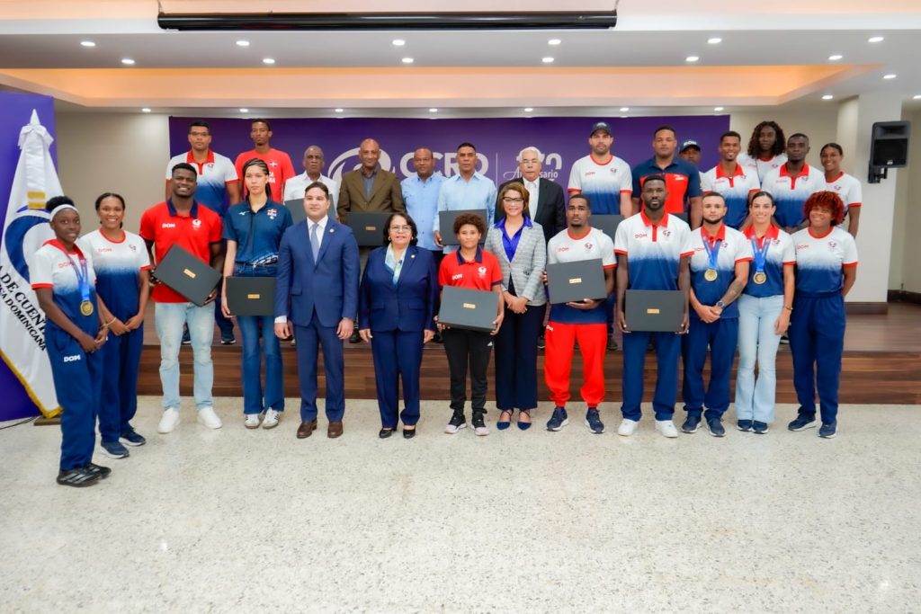 Cámara de Cuentas reconoce atletas dominicanos medallistas por histórica actuación en Santo Domingo 2026