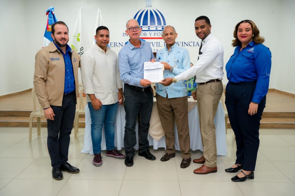 Más de RD$20 millones en bonos benefician 29 productores para riego y energía fotovoltaica
