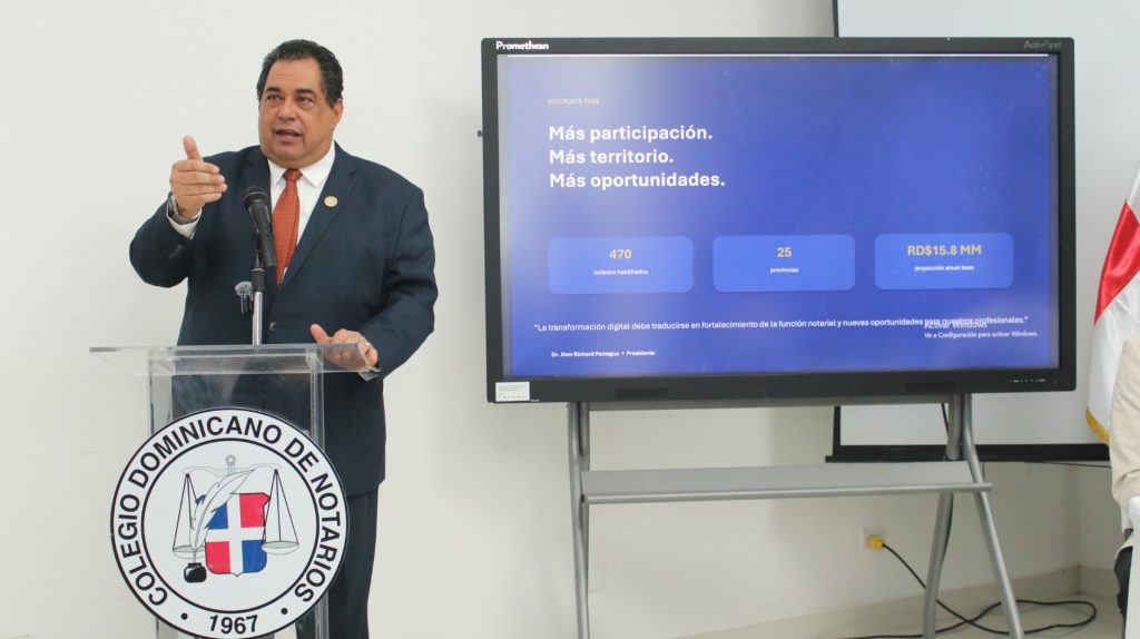 Permiso digital de menores genera RD$1.3 millones para notarios en agosto