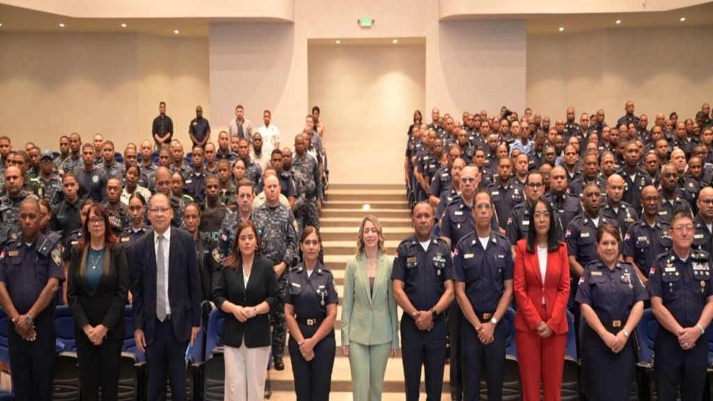 Policía Nacional suma agentes a consulta para prevenir la violencia contra las mujeres Policía Nacional