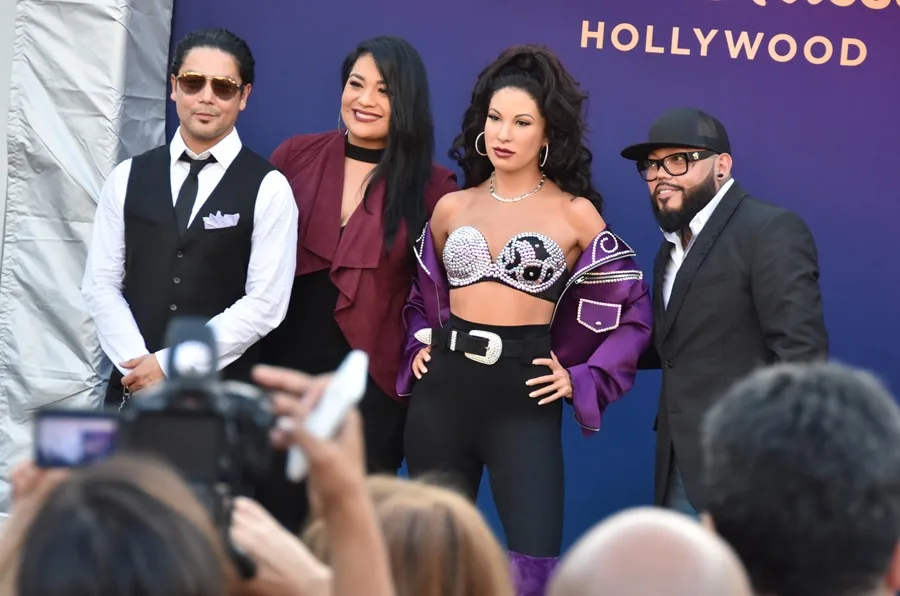 Hermanos de la fallecida cantante Selena se enfrentan en una demanda millonaria en EE.UU. Selena