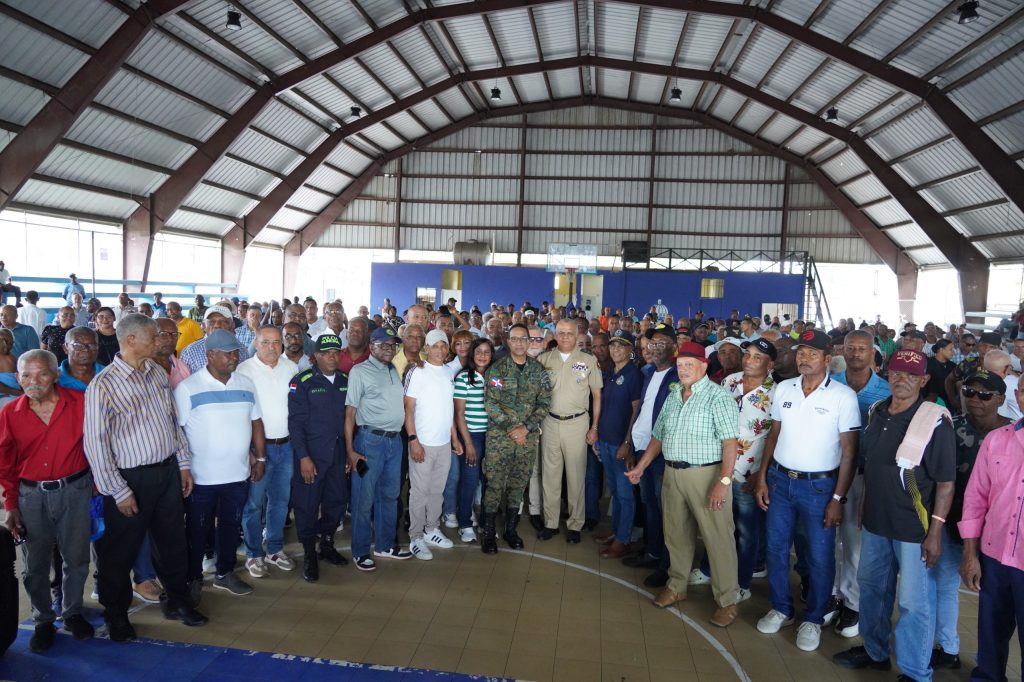 MIDE fortalece asistencia a militares retirados y anuncia almuerzo navideño con el presidente Abinader