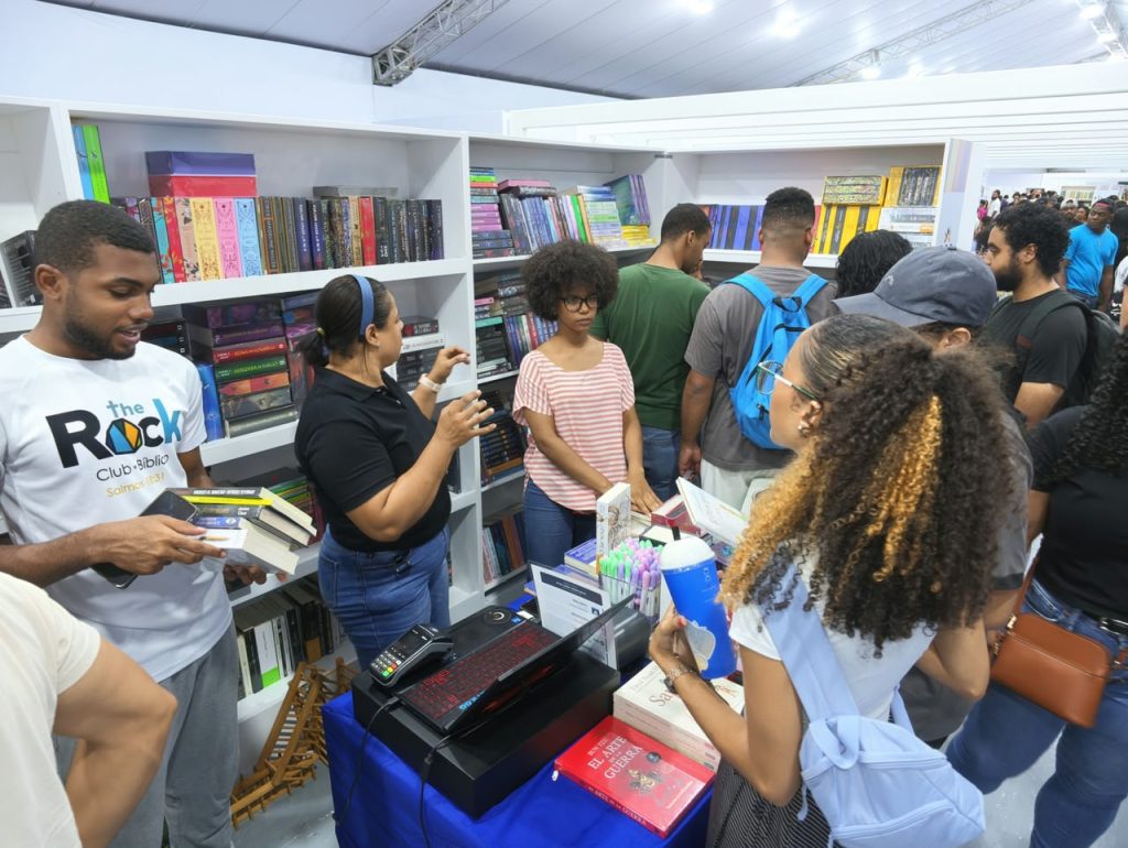 Gran asistencia marca el primer día de la Feria Internacional del Libro Santo Domingo 2026