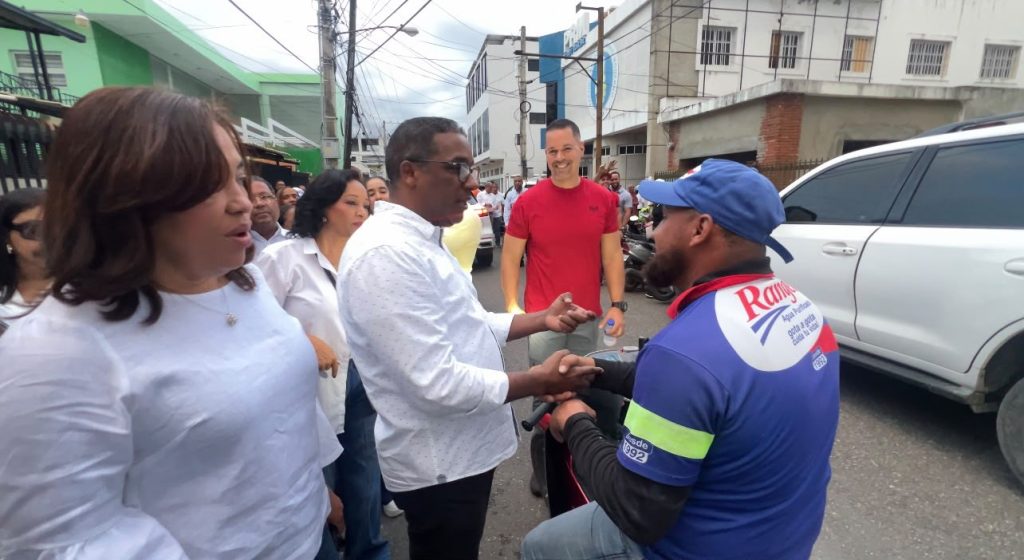 Agustín Burgos lidera jornada de inscripción y verificación de militantes del PRM Agustín Burgos