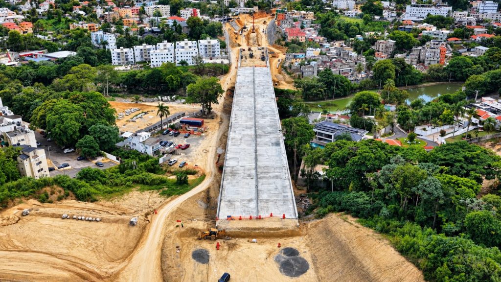 Avanzan los trabajos en avenida República de Colombia;