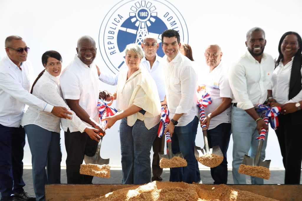 Wellington Arnaud inicia construcción de dos depósitos reguladores del acueducto de Consuelo, provincia San Pedro de Macorís