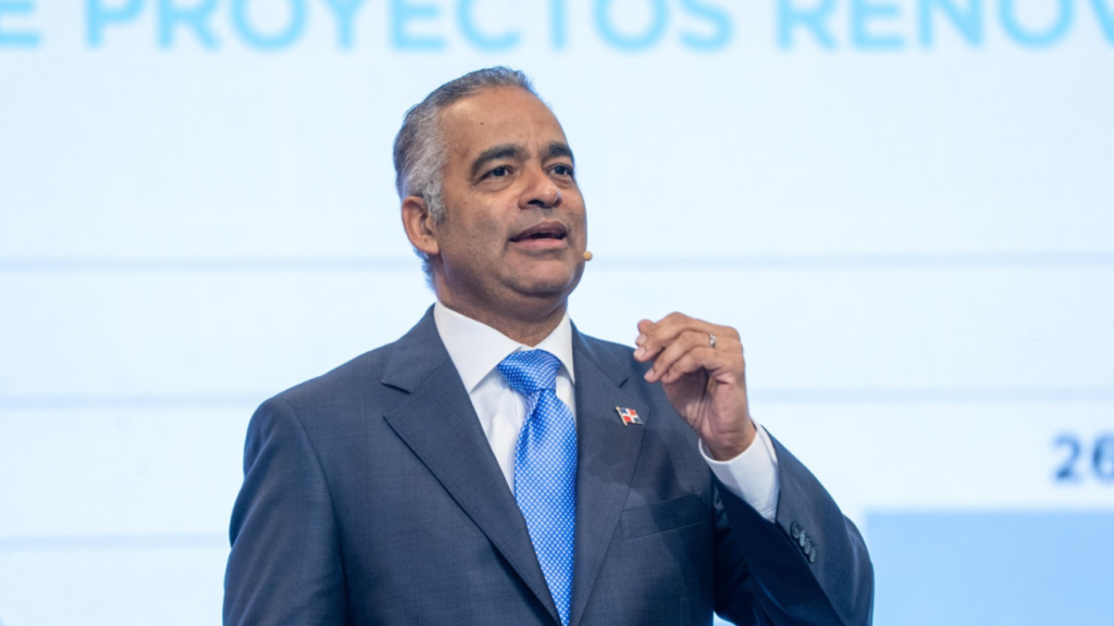 Ministro Santos destaca aporte de la minería a la economía tras crecer 17.9 % en septiembre minería